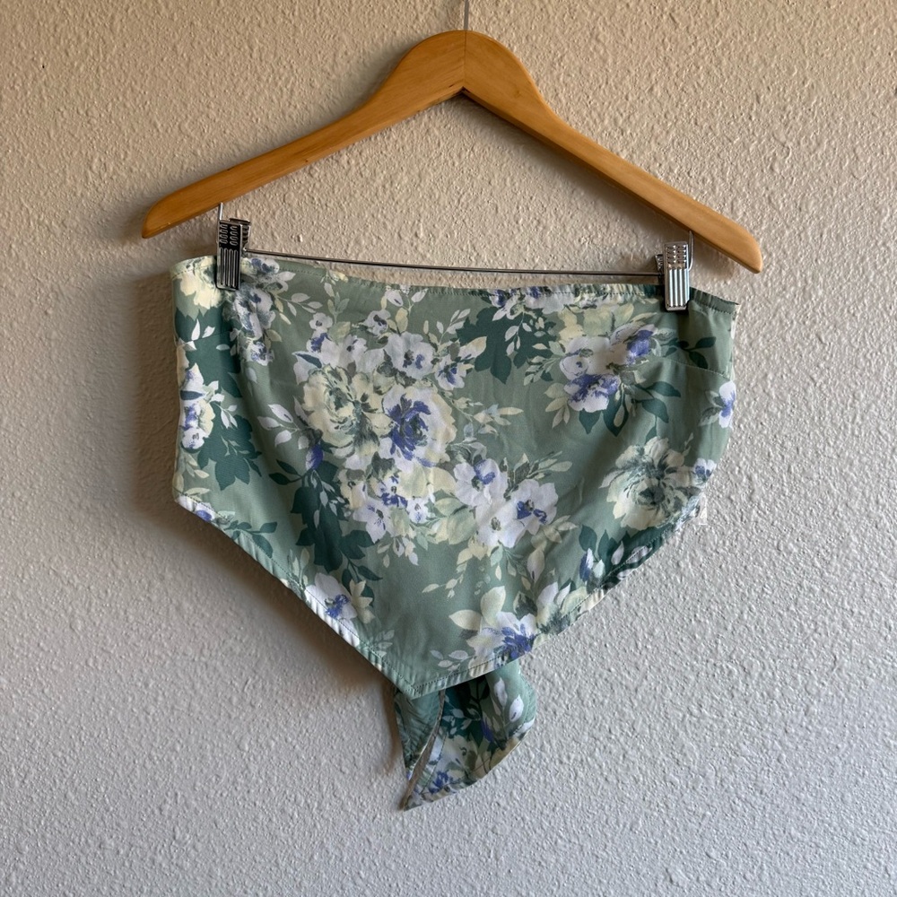 NWT Abercrombie & Fitch green floral scarf tie top with removable straps small